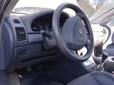 Здавання транспортного засобу renault laguna ii (bg0) f9q750 року 2001 потужний 