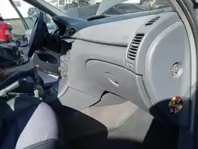 Здавання транспортного засобу renault laguna ii (bg0) f9q750 року 2001 потужний 