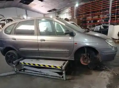 Scrapping Vehicle renault scenic (ja..) f9q744 of the year 2001 powered 