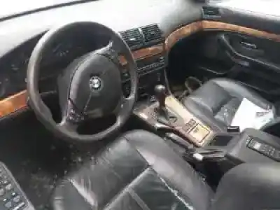 Veicolo di demolizione bmw serie 5 touring (e39) m47d20 dell'anno 2000 alimentato 