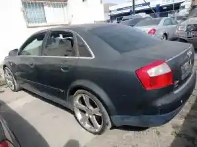 Veículo de Sucata audi a4 berlina (8e) ake do ano 2000 alimentado 