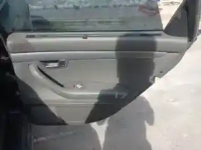 Veículo de Sucata audi a4 berlina (8e) ake do ano 2000 alimentado 