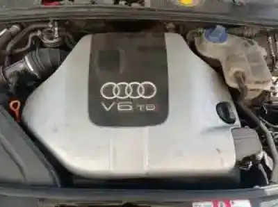 Veículo de Sucata audi a4 berlina (8e) ake do ano 2000 alimentado 