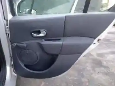 Veicolo di demolizione renault grand modus k9k766 dell'anno 2006 alimentato 