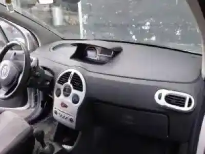 Veicolo di demolizione renault grand modus k9k766 dell'anno 2006 alimentato 