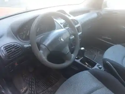 Здавання транспортного засобу peugeot                                            206 berlina                                                                                                                                                                                                                                                x-line                                                                                                                                                                                                                                                     року 2004 потужний 8hx