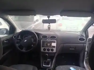 Veicolo di demolizione ford focus sportbreak (cap) hwda dell'anno 2004 alimentato 