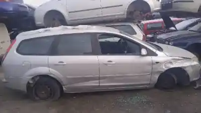 Veicolo di demolizione ford focus sportbreak (cap) hwda dell'anno 2004 alimentato 