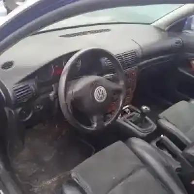 Veículo de Sucata volkswagen passat variant (3b6) avf do ano 2003 alimentado 