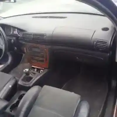 Veículo de Sucata volkswagen passat variant (3b6) avf do ano 2003 alimentado 