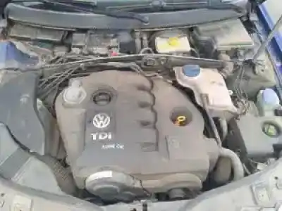 Veículo de Sucata volkswagen passat variant (3b6) avf do ano 2003 alimentado 