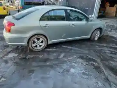 Veículo de Sucata toyota avensis berlina (t25) 1zzfe do ano 2003 alimentado 