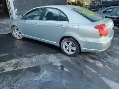Veículo de Sucata toyota avensis berlina (t25) 1zzfe do ano 2003 alimentado 