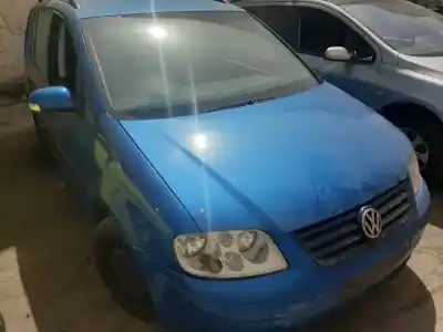 Véhicule à la ferraille VOLKSWAGEN TOURAN (1T1) AVQ de l'année 2003 alimenté 