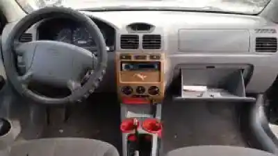 Veículo de Sucata kia rio (dc) a5d do ano 2002 alimentado 