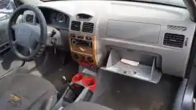 Veículo de Sucata kia rio (dc) a5d do ano 2002 alimentado 