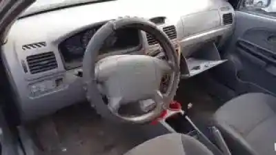 Veículo de Sucata kia rio (dc) a5d do ano 2002 alimentado 