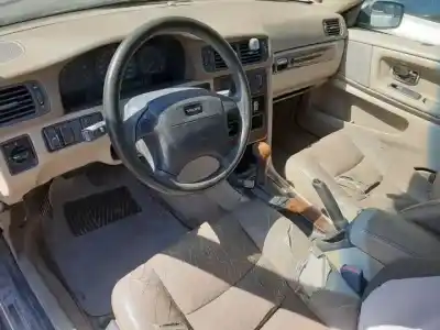 Sloopvoertuig volvo v70 familiar b5202s van het jaar 1996 aangedreven 