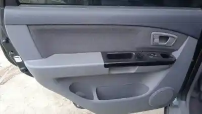 Veicolo di demolizione kia carens (fj) d4ea dell'anno 2002 alimentato 