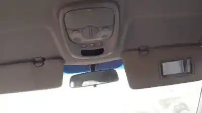 Veicolo di demolizione kia carens (fj) d4ea dell'anno 2002 alimentato 