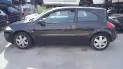 Veículo de Sucata renault megane ii berlina 5p k9k722 do ano 2002 alimentado 