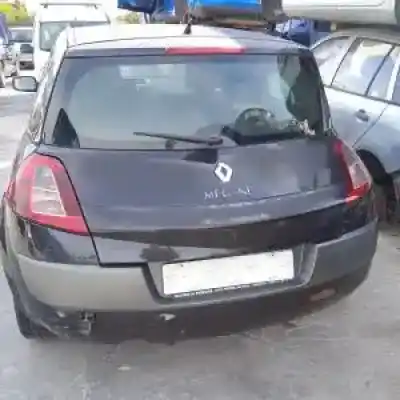 Veículo de Sucata renault megane ii berlina 5p k9k722 do ano 2002 alimentado 