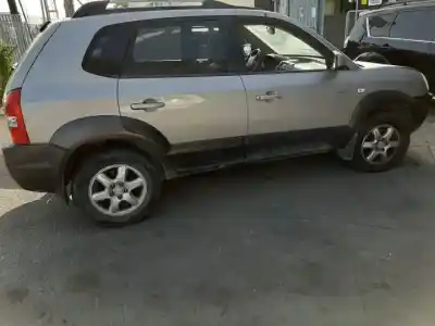 Scrapping Vehicle hyundai tucson (jm) d4ea-v of the year 2004 powered 