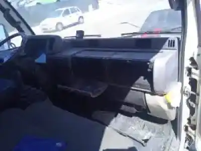 Verschrottungsfahrzeug nissan cabstar e bd30d des jahres 2002 angetrieben 