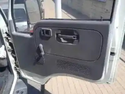 Verschrottungsfahrzeug nissan cabstar e bd30d des jahres 2002 angetrieben 