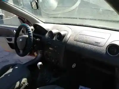 Veículo de Sucata ford fiesta (cbk) d/f6ja do ano 2001 alimentado 