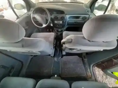 Scrapping Vehicle renault megane i scenic (ja0) k7m702 of the year 1998 powered 