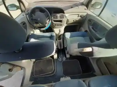 Scrapping Vehicle renault scenic (ja..) f9qq7 of the year 2001 powered 
