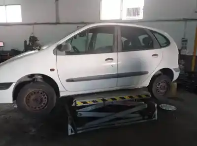 Scrapping Vehicle renault megane i scenic (ja0) k7m720 of the year 1996 powered 