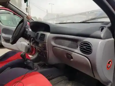 Veículo de Sucata renault megane i fase 2 coupe (da...) k4j750 do ano 2000 alimentado 