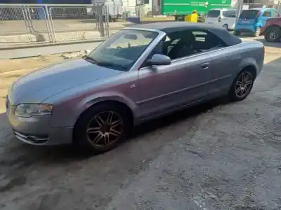 Здавання транспортного засобу audi a4 cabrio (8h) bfb року 2002 потужний 