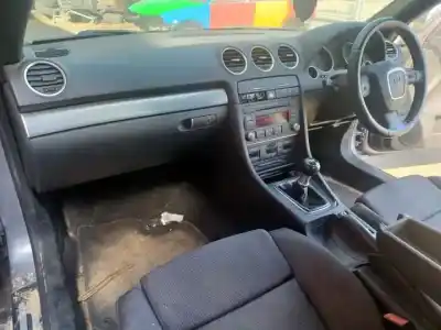 Здавання транспортного засобу audi a4 cabrio (8h) bfb року 2002 потужний 