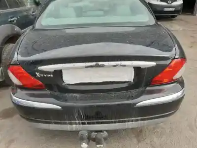 Здавання транспортного засобу jaguar x-type i (x400) 2.5 v6 a las 4 ruedas року 2002 потужний 