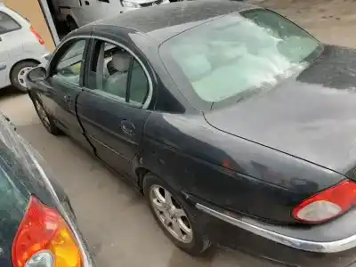 Здавання транспортного засобу jaguar x-type i (x400) 2.5 v6 a las 4 ruedas року 2002 потужний 