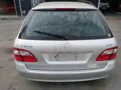 Veículo de Sucata mercedes-benz clase e (w211) familiar 646961 do ano 2003 alimentado 