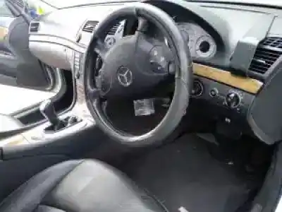 Veículo de Sucata mercedes-benz clase e (w211) familiar 646961 do ano 2003 alimentado 