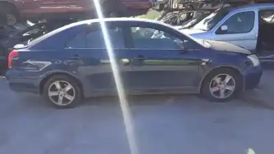 Veículo de Sucata toyota avensis berlina (t25) 1zzfe do ano 2003 alimentado 