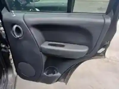 Veicolo di demolizione jeep cherokee (kj) enr dell'anno 2001 alimentato 