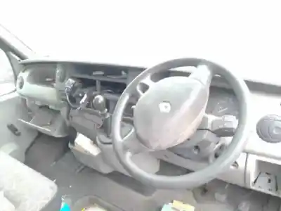 Здавання транспортного засобу renault master ii phase 2 combi g9u650 року 2006 потужний 