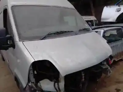Здавання транспортного засобу RENAULT MASTER II PHASE 2 COMBI G9U650 року 2006 потужний 