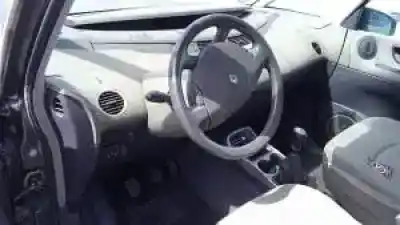 Veicolo di demolizione renault espace iv (jk0) g9t742 dell'anno 2002 alimentato 