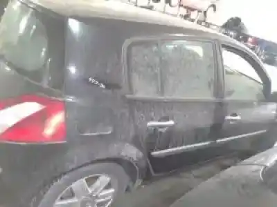 Sloopvoertuig renault megane ii berlina 5p k4j730 van het jaar 2002 aangedreven 