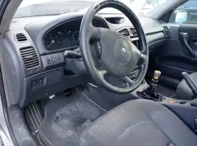 Здавання транспортного засобу renault laguna ii (bg0) f9q750 року 2001 потужний 