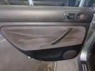 Veículo de Sucata volkswagen passat berlina (3b3) awx do ano 2000 alimentado 