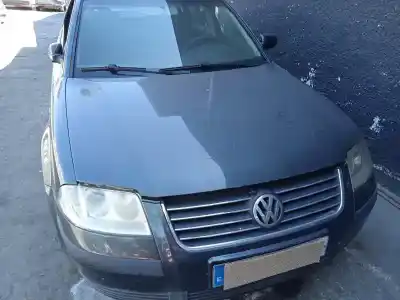 Vehículo de desguace VOLKSWAGEN PASSAT BERLINA (3B3) Trendline del año 2002 con motor AVF