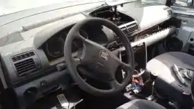 Veicolo di demolizione seat alhambra (7v9) auy dell'anno 2000 alimentato 